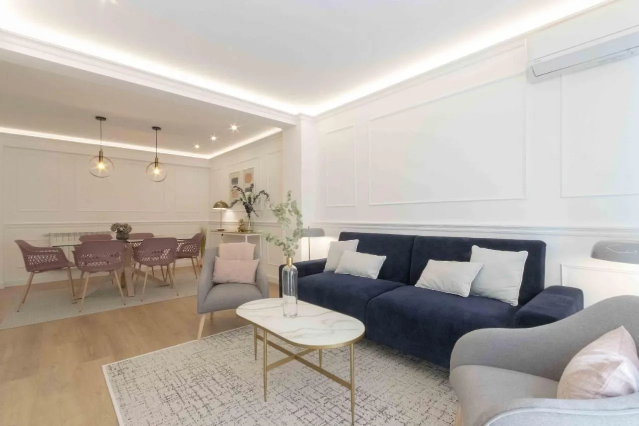 The Rentals Collection - Belvedere San Sebastian Apartment